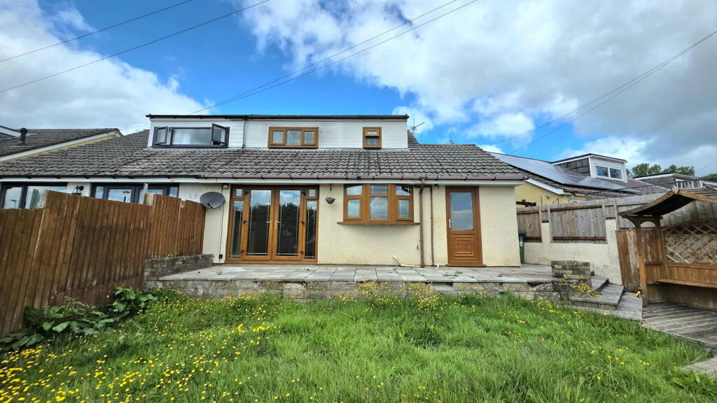 4 bedroom semi-detached bungalow