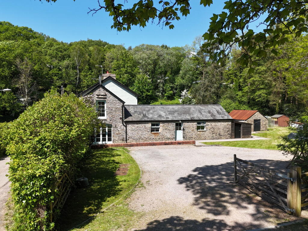 Main image of property: Berwedd-Du Farm Barn, Pontypridd
