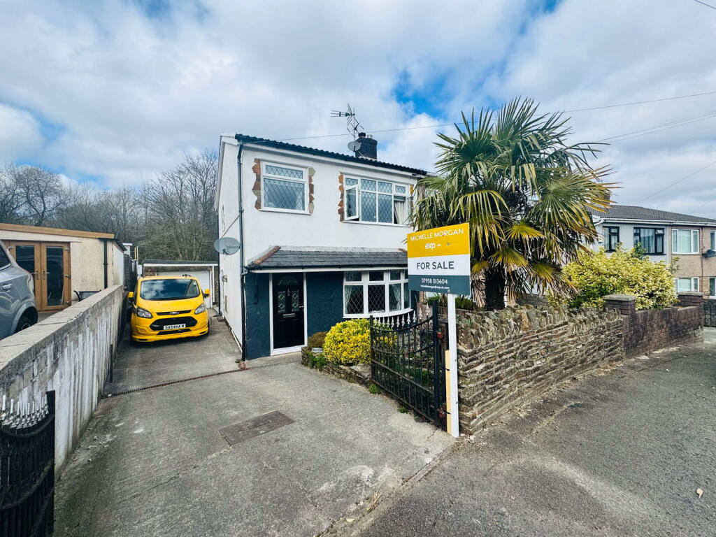 Main image of property: Yr-Ysfa, Maesteg, CF34 9BE