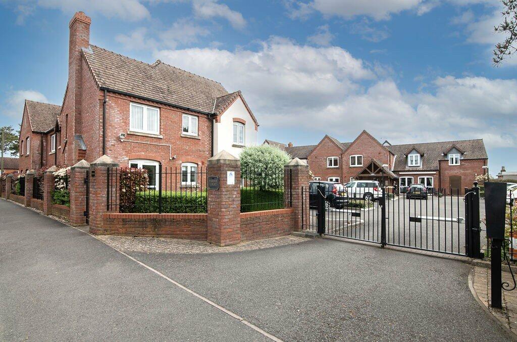 2 bedroom apartment for sale in New Road, Studley, B80 7SS, B80