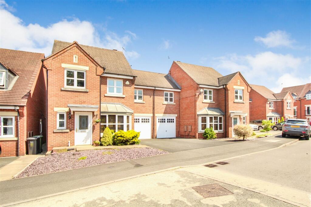 4 bedroom semidetached house for sale in Ray Mercer Way, Kidderminster, DY10 1NX, DY10