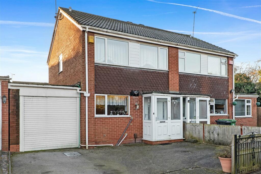 3 bedroom semidetached house for sale in Kenchester Close