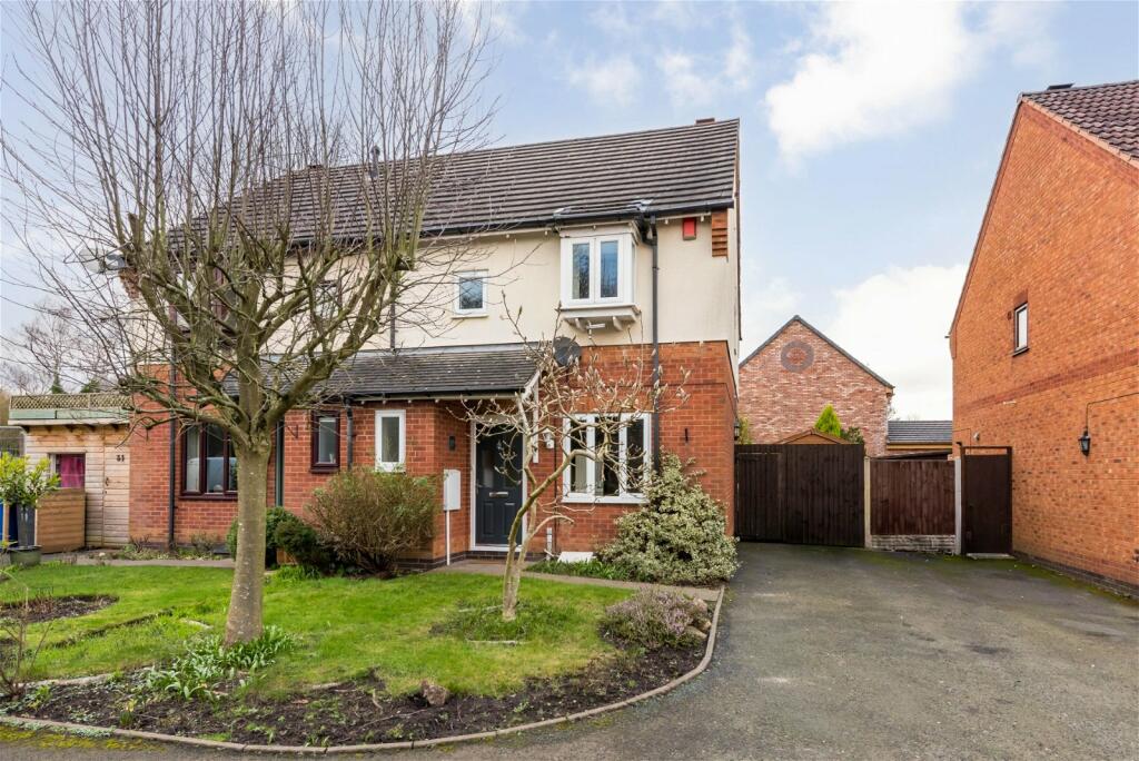 3 bedroom semidetached house for sale in Willett Avenue, Burntwood, WS7