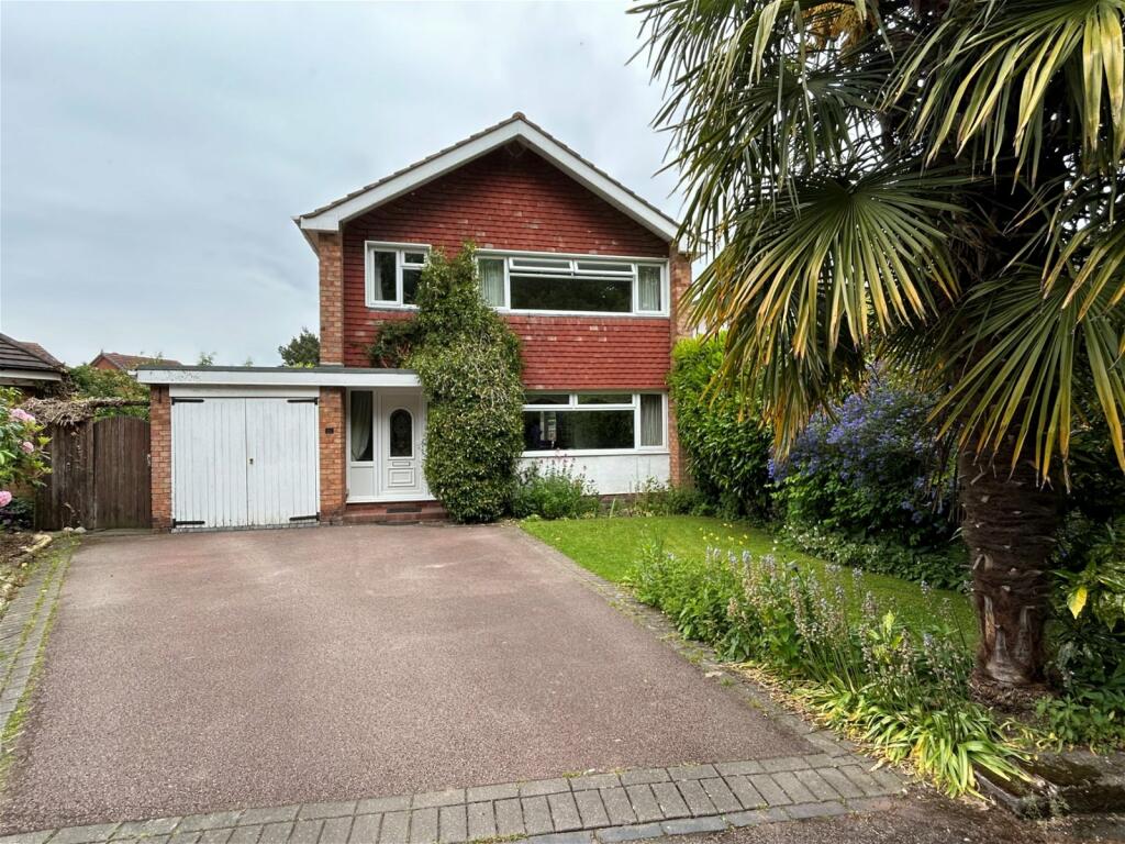 3 bedroom detached house for sale in Richard Cooper Road, Shenstone