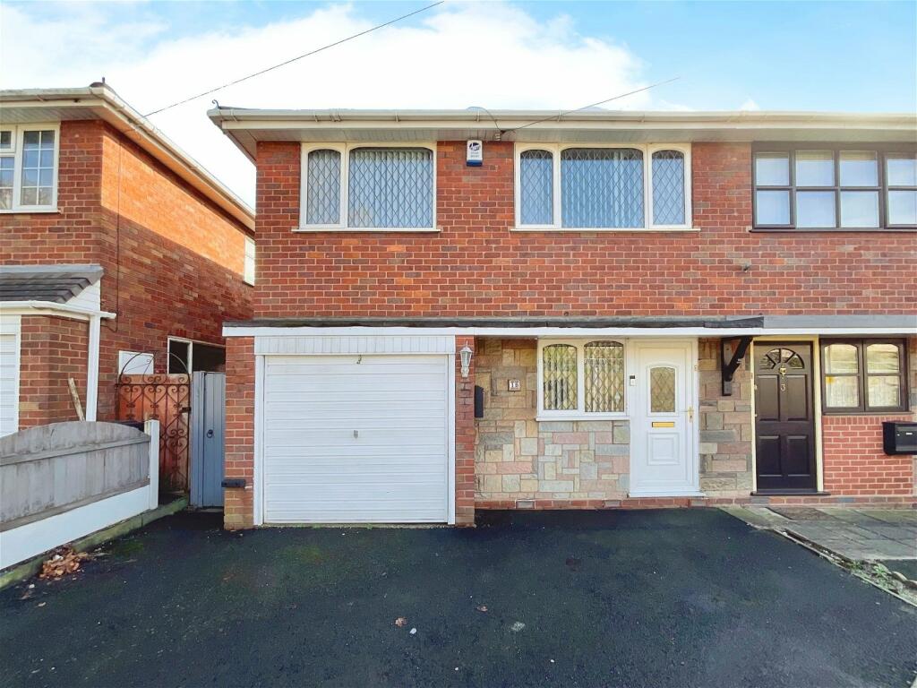 3 bedroom semidetached house for sale in Saltwells Road, Netherton