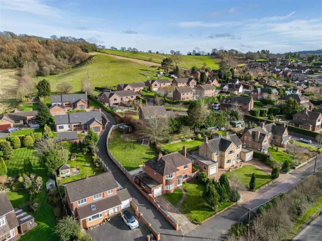 3 bedroom detached house for sale in Cheddleton Road, Birchall, Leek