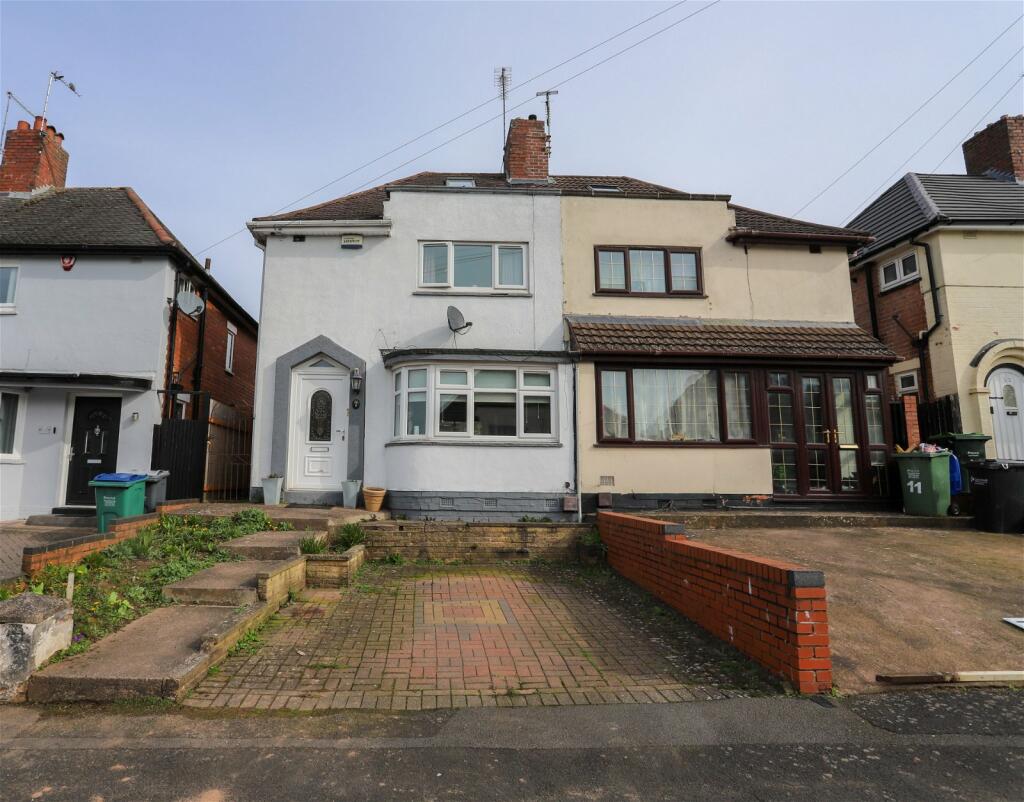 3 bedroom semidetached house for sale in Warwick Road, Oldbury, B68
