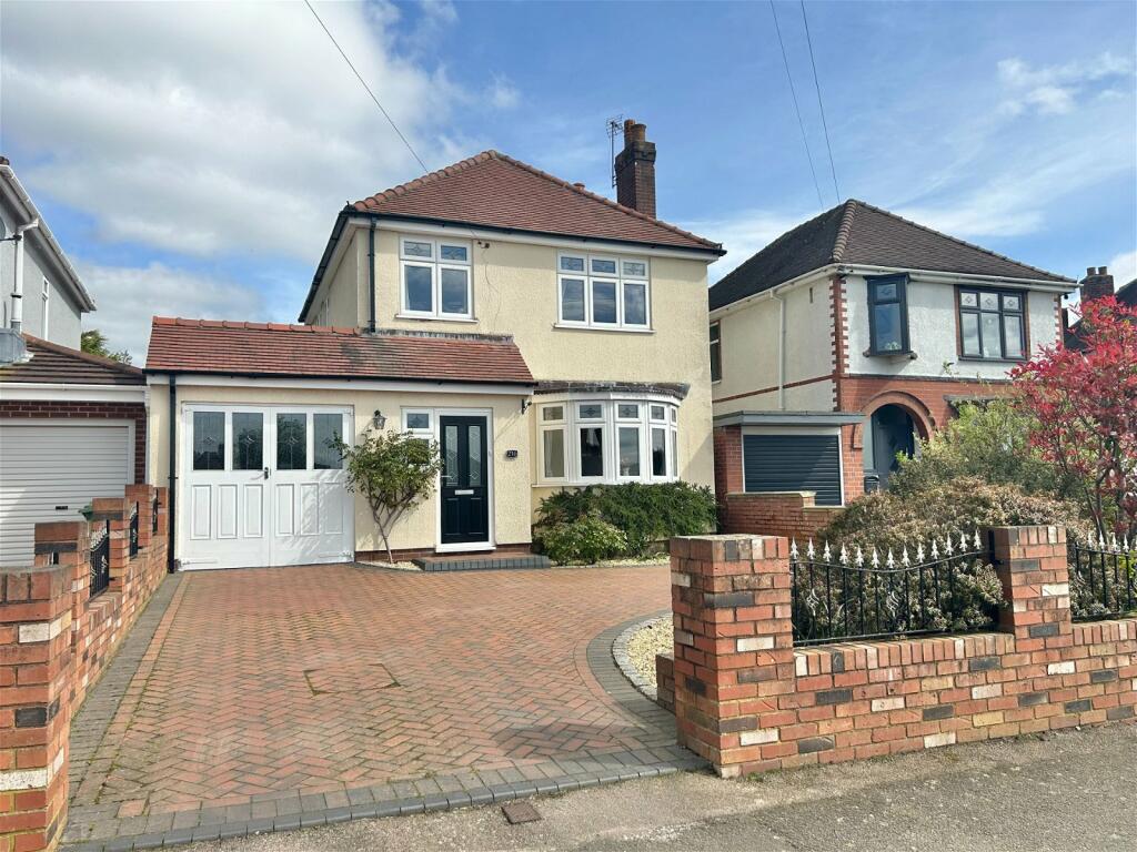 3 bedroom detached house for sale in Longford Road, Cannock, WS11 1NE, WS11