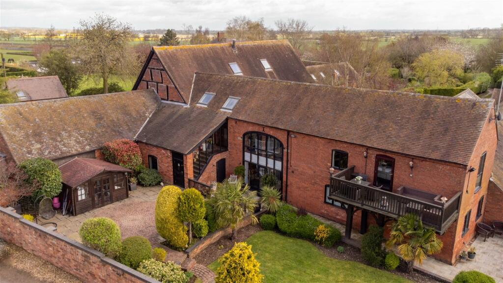 4 bedroom detached house for sale in Fisherwick Road, Lichfield, WS14