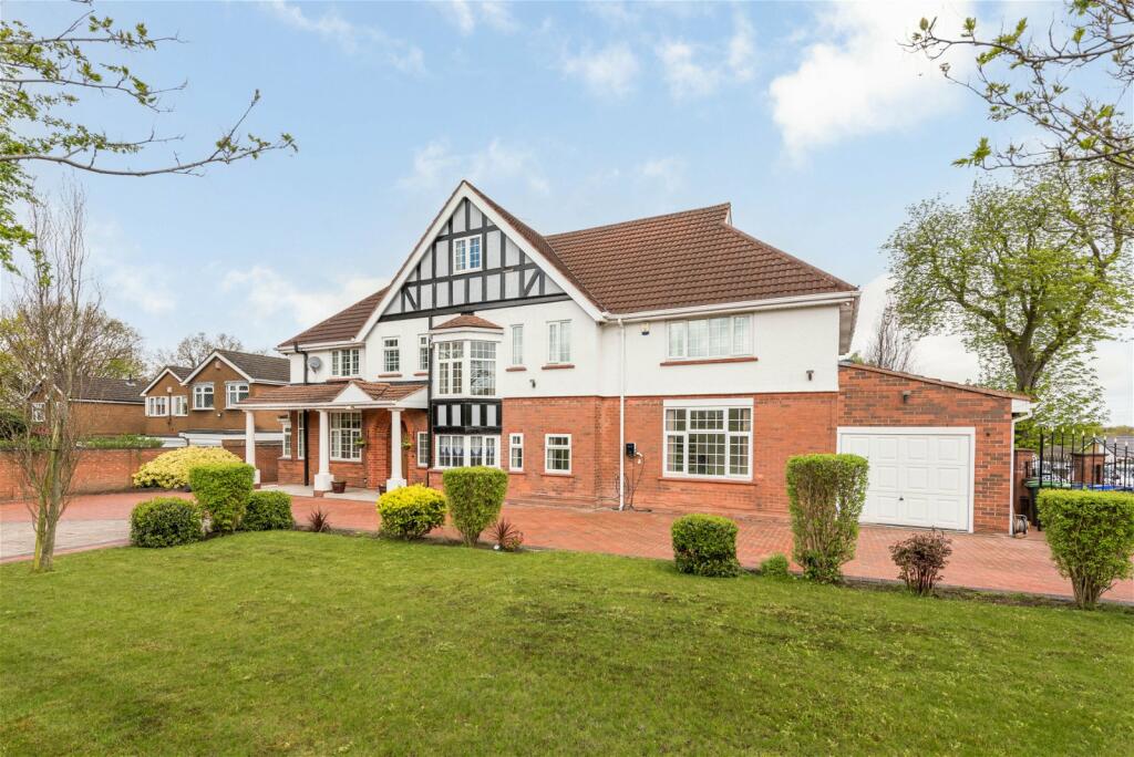 6 bedroom detached house for sale in Newton Road, Great Barr, B43