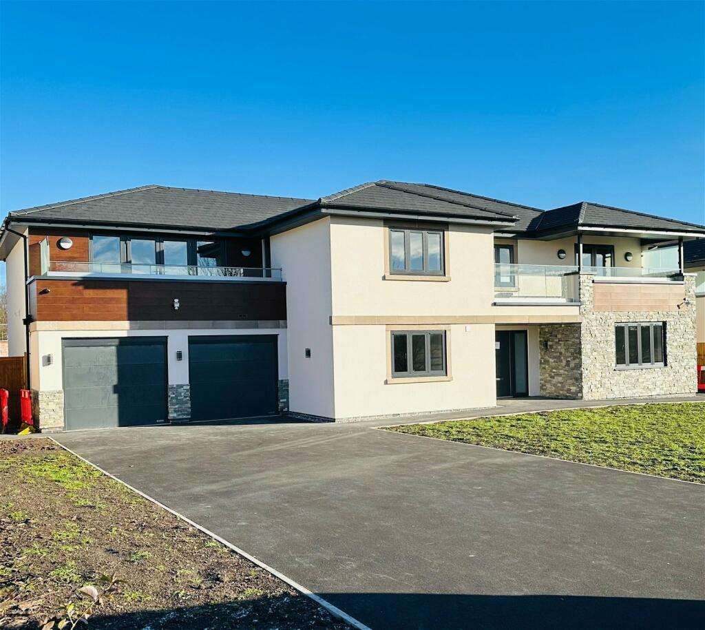 5 bedroom detached house for sale in Plot 16 Hazelwood (Postal address