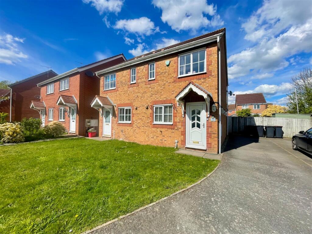 2 bedroom semidetached house for sale in Kelso Close, Measham, DE12