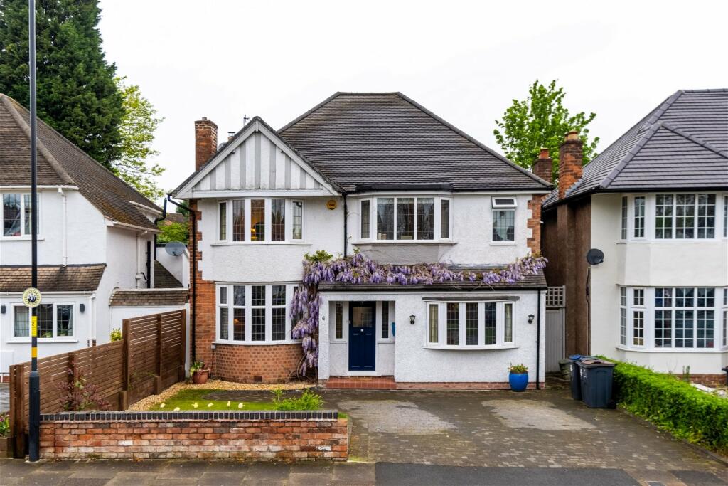 5 bedroom detached house for sale in Halton Road, Sutton Coldfield, B73