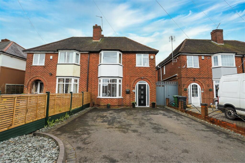 3 bedroom semidetached house for sale in Hurst Green Road, Halesowen