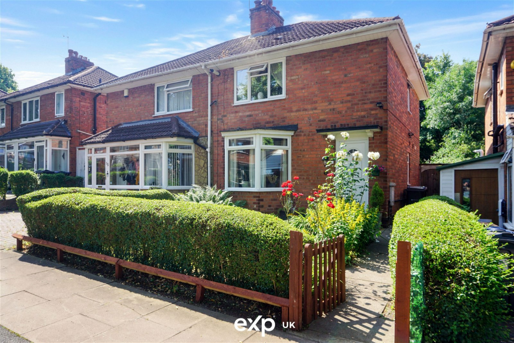3 bedroom semidetached house for sale in Avebury Road, Stirchley, B30