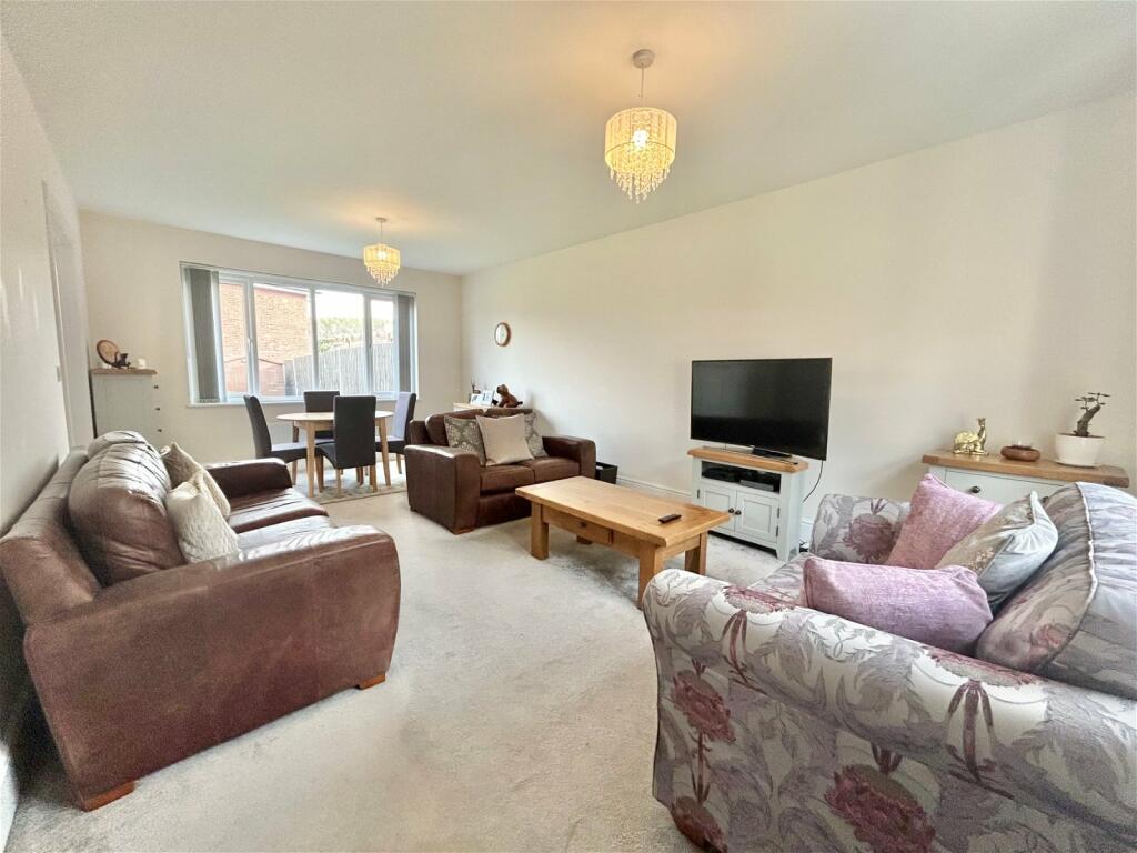 Additional property image - Broomyshaw Close, Tamworth, B77 4FQ