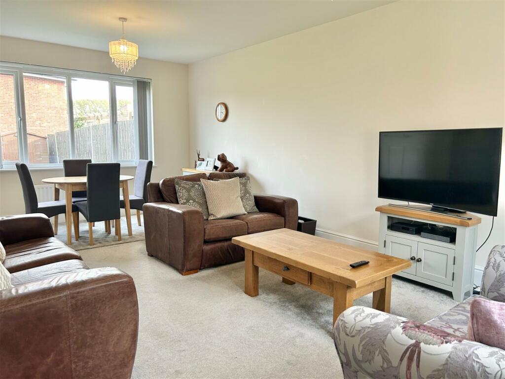 Additional property image - Broomyshaw Close, Tamworth, B77 4FQ