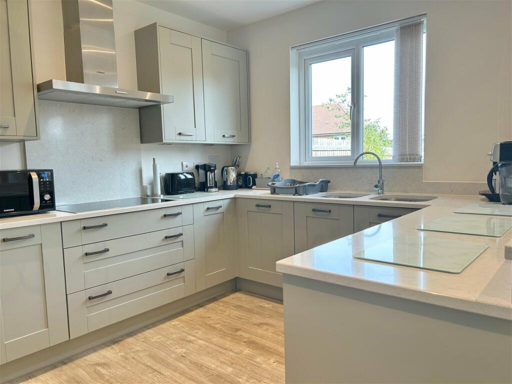Additional property image - Broomyshaw Close, Tamworth, B77 4FQ