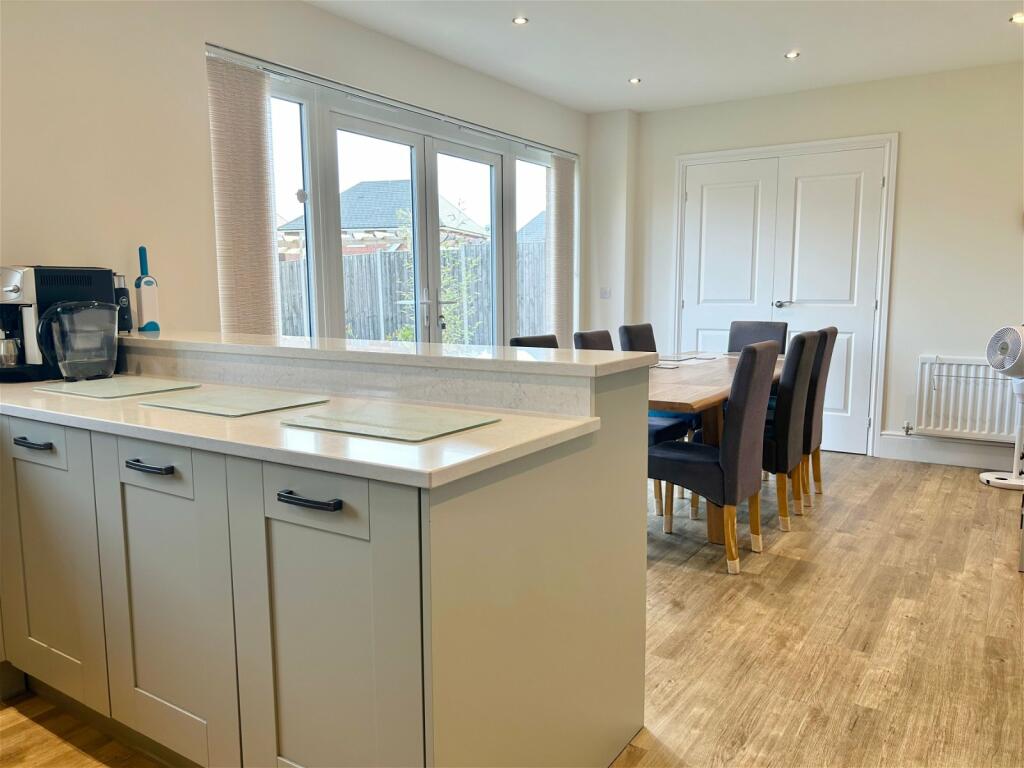 Additional property image - Broomyshaw Close, Tamworth, B77 4FQ