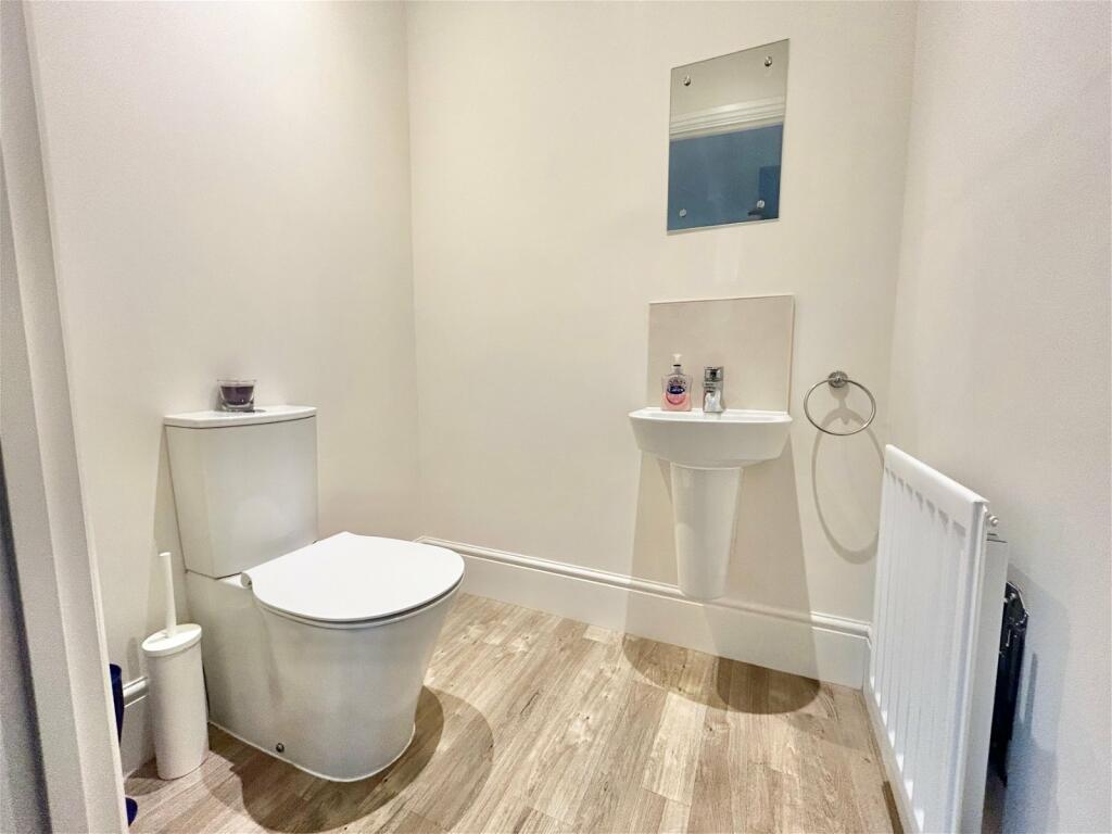 Additional property image - Broomyshaw Close, Tamworth, B77 4FQ