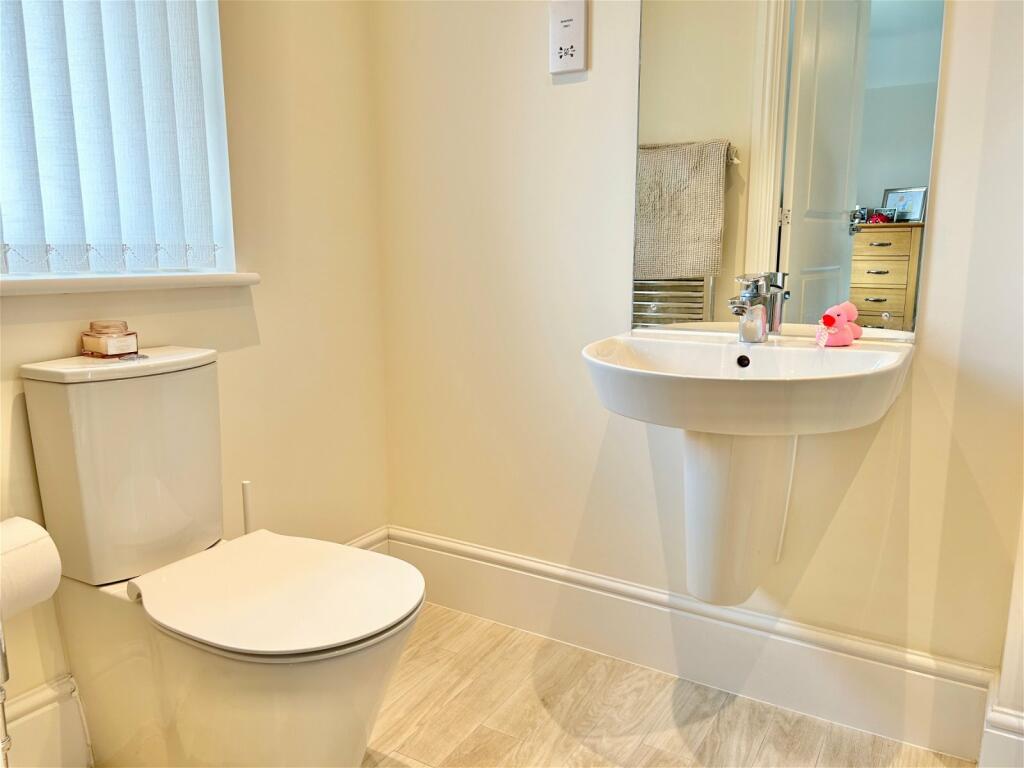 Additional property image - Broomyshaw Close, Tamworth, B77 4FQ