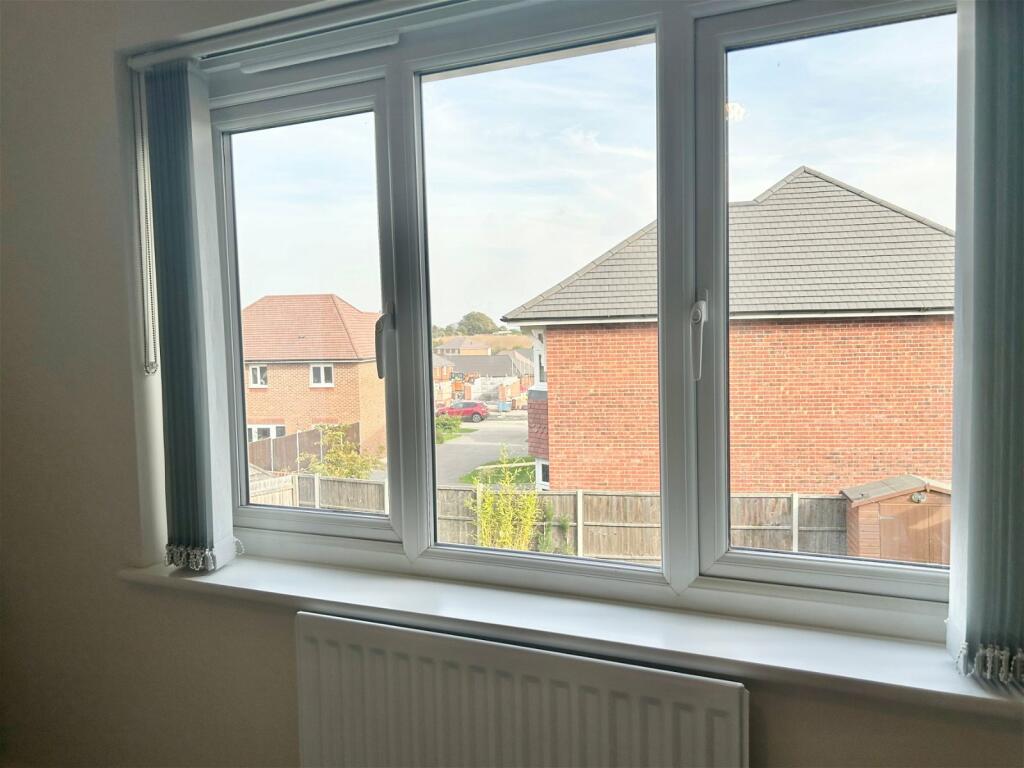 Additional property image - Broomyshaw Close, Tamworth, B77 4FQ