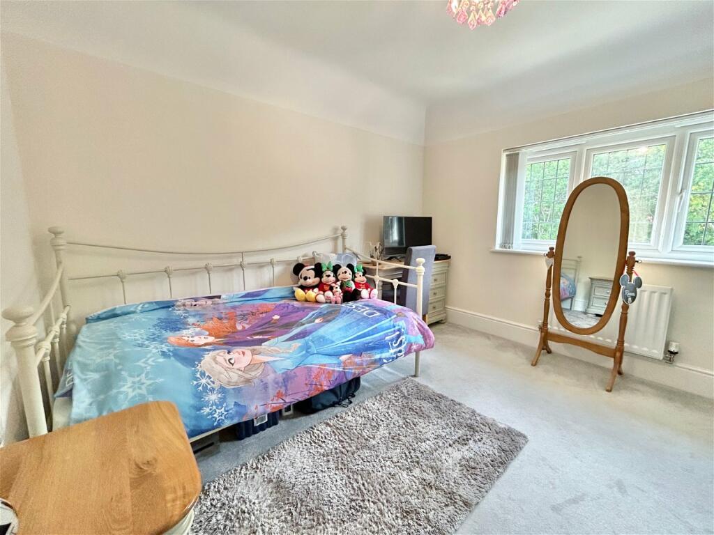 Additional property image - Broomyshaw Close, Tamworth, B77 4FQ