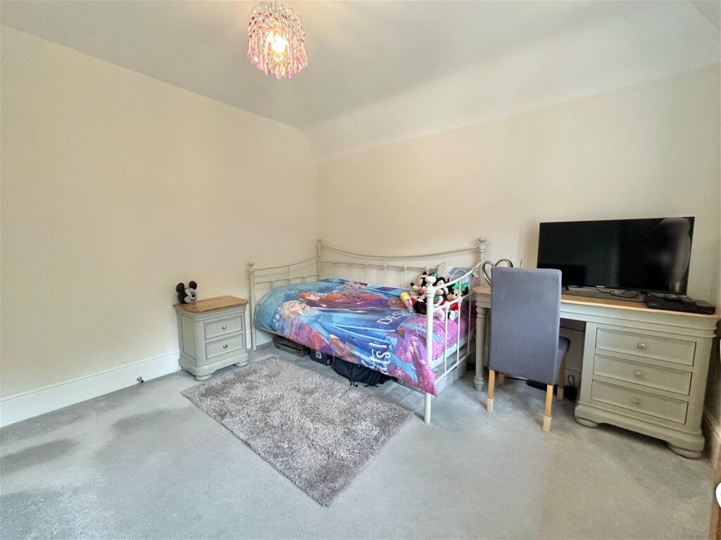 Additional property image - Broomyshaw Close, Tamworth, B77 4FQ