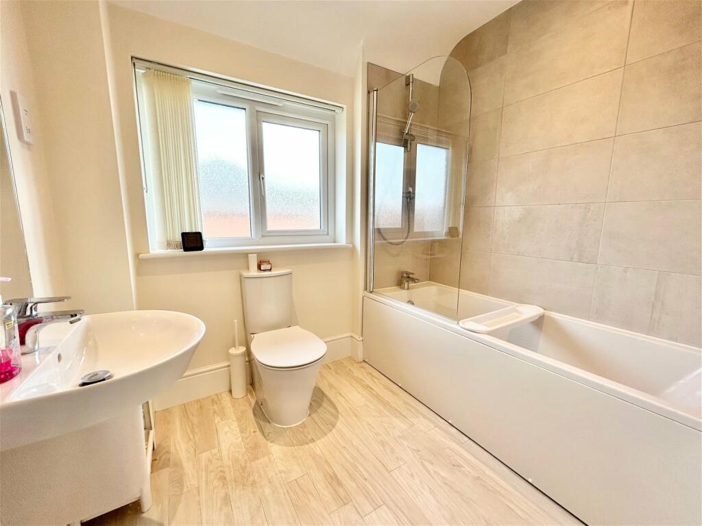 Additional property image - Broomyshaw Close, Tamworth, B77 4FQ