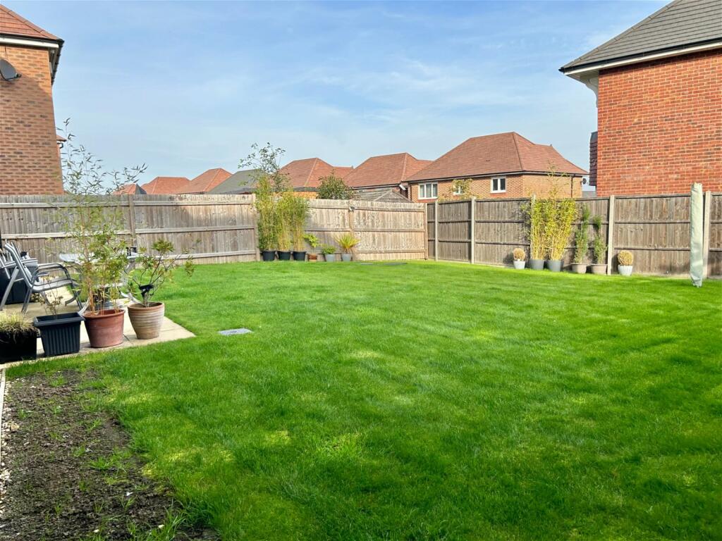 Additional property image - Broomyshaw Close, Tamworth, B77 4FQ