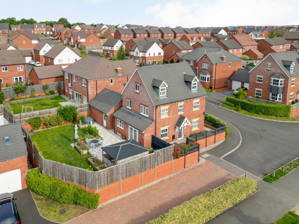 Additional property image - Willowherb Close, Tamworth, B79 0EX