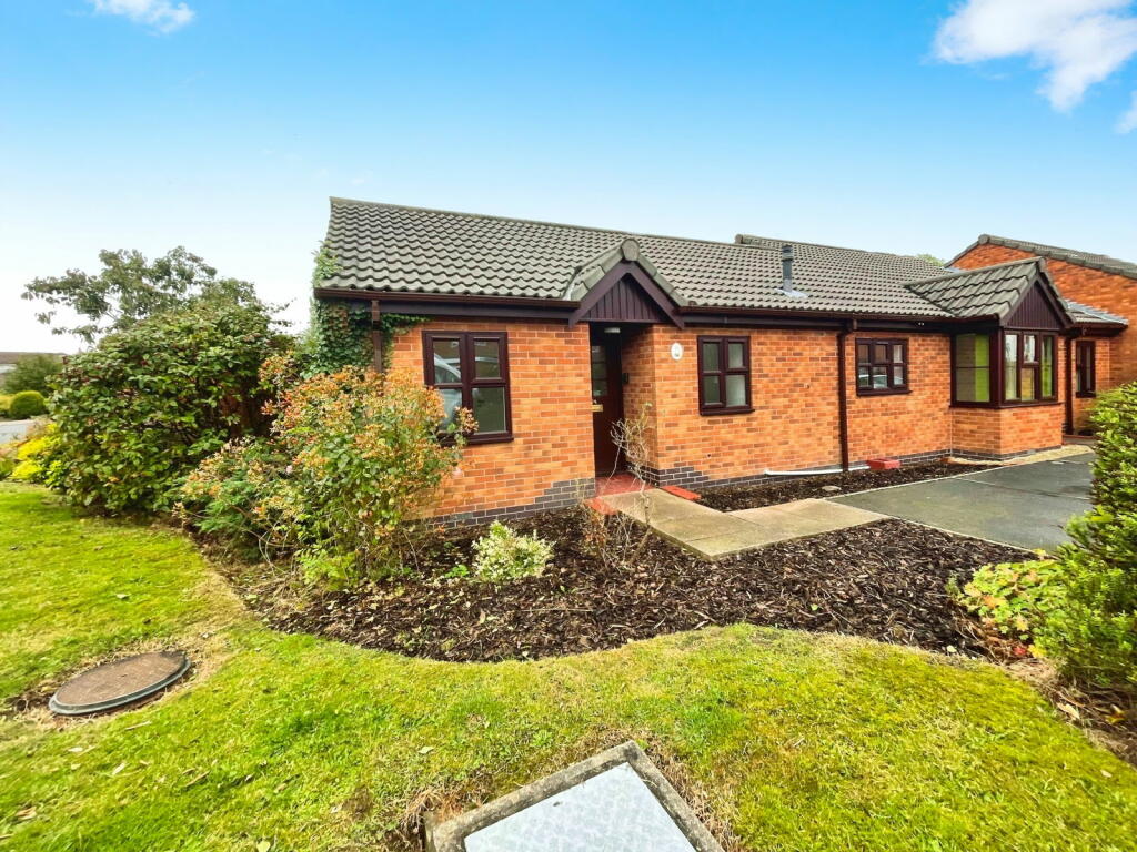 2 bedroom semidetached bungalow for sale in New Street, Church Gresley