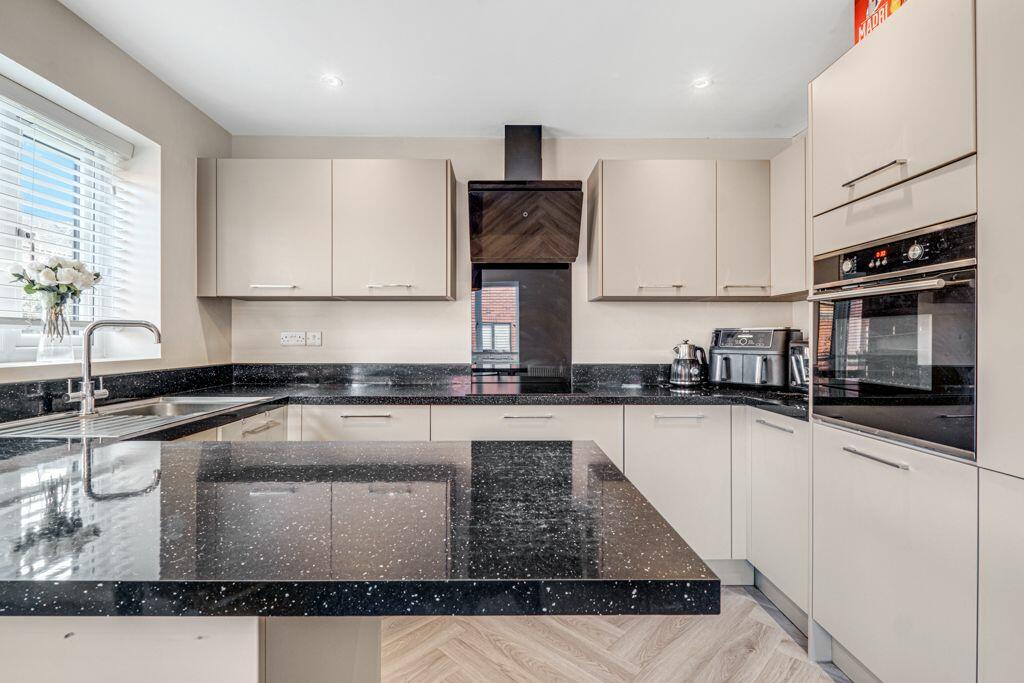 Additional property image - Wigginton Gardens, Tamworth, Staffordshire, B79 8BG