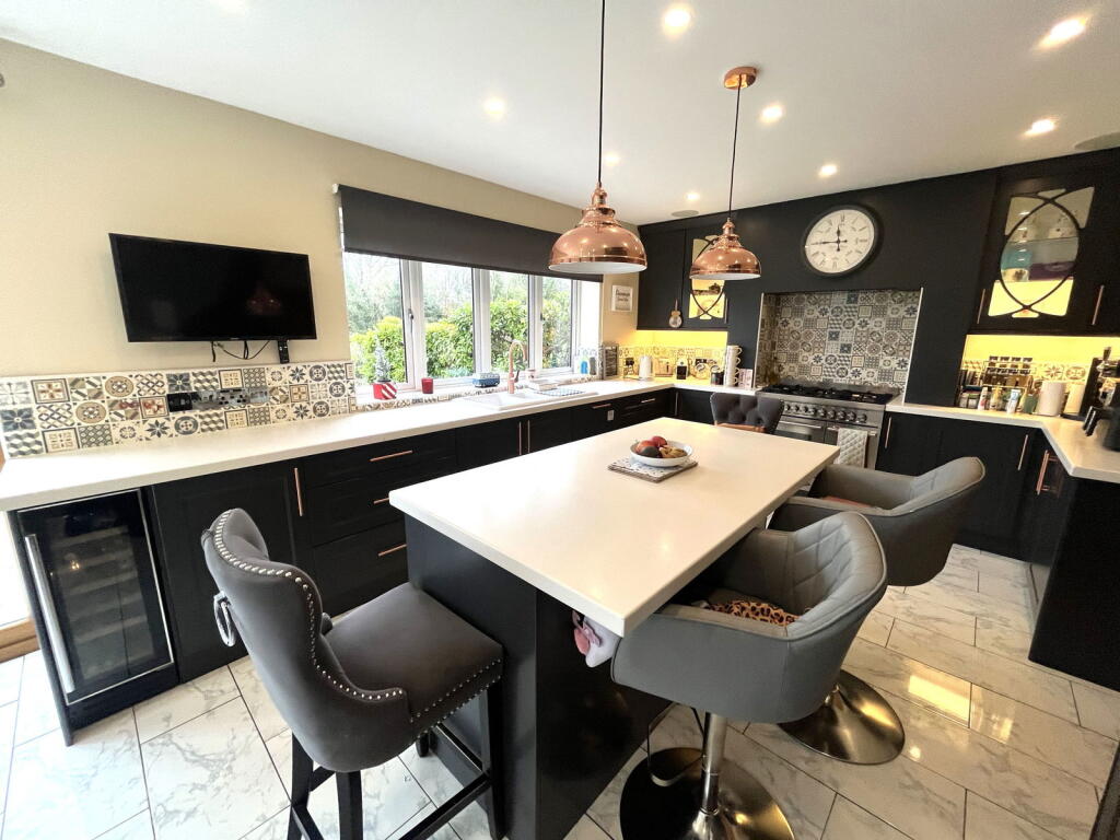 Additional property image - Crumpfields Lane, Webheath, Redditch