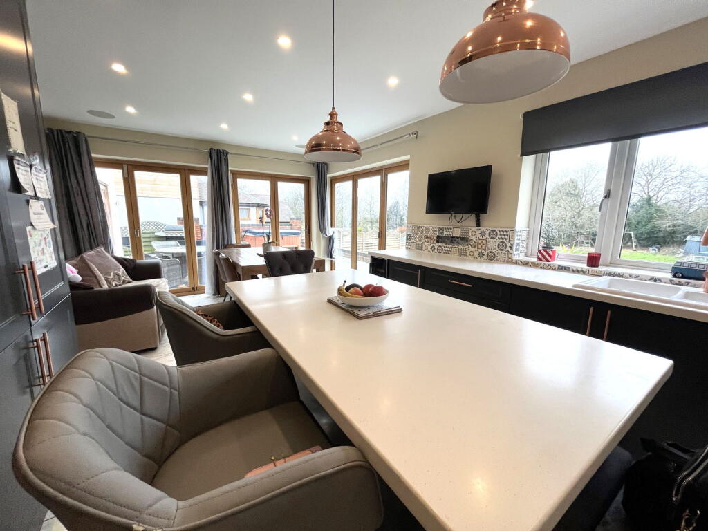 Additional property image - Crumpfields Lane, Webheath, Redditch