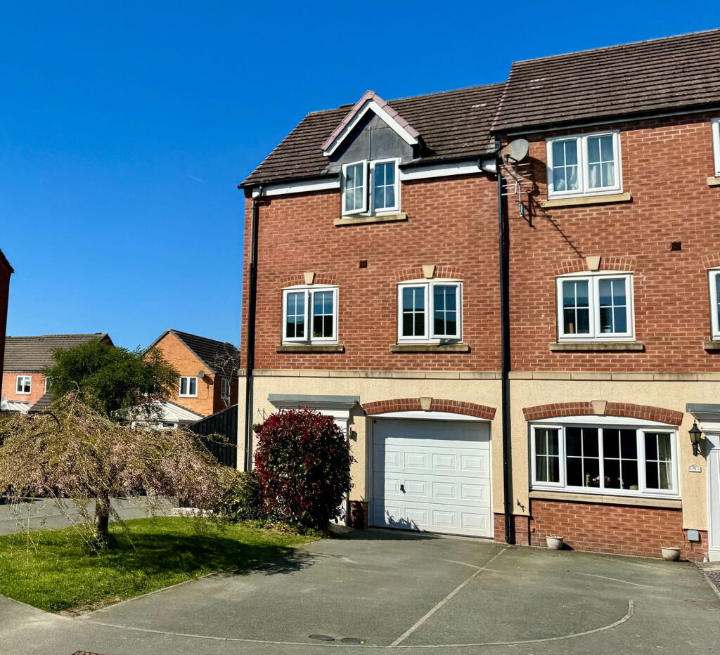 Main image of property: Mandir Close, Oswestry, SY11 2GB
