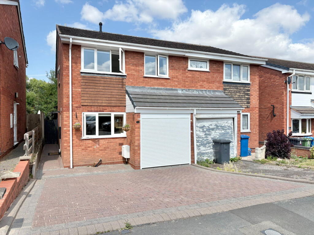 Main image of property: Rosewood Close, Tamworth, B77 3PB