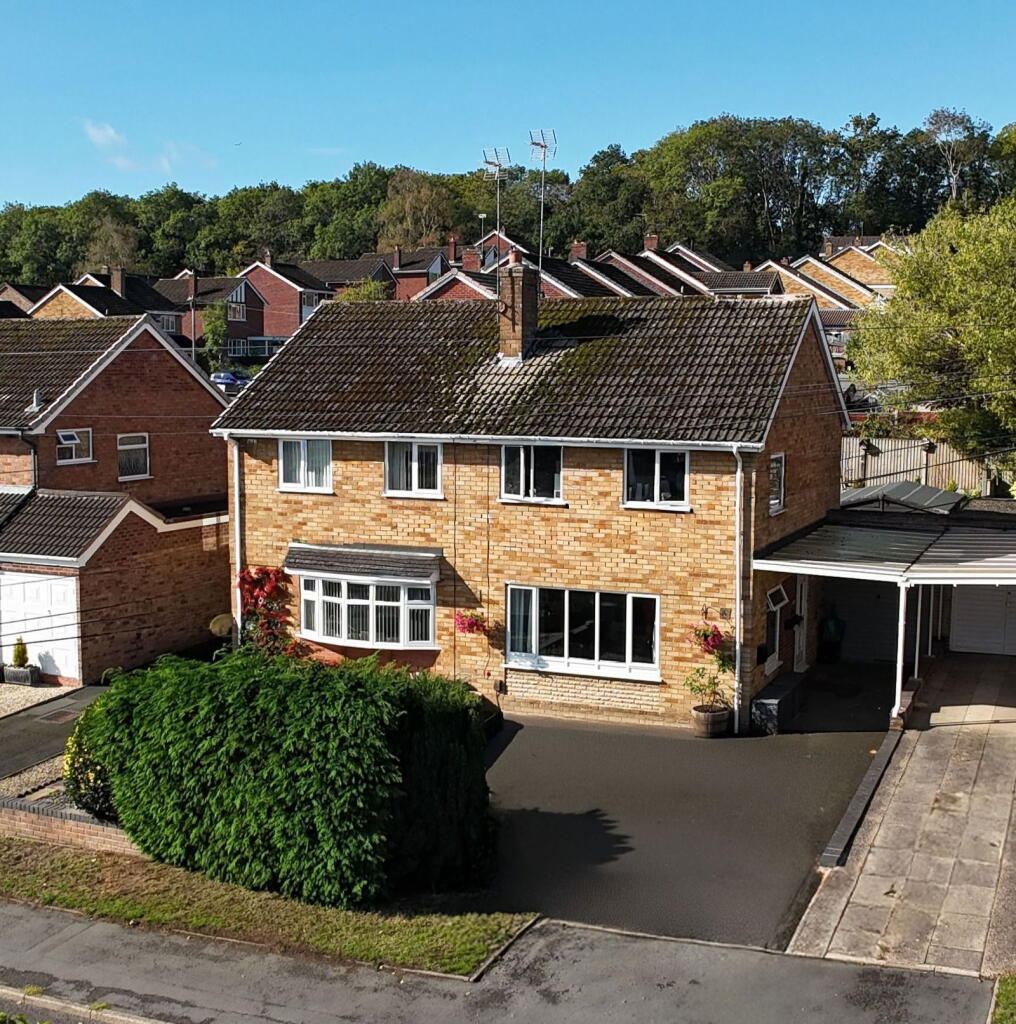 3 bedroom semi-detached house for sale in Balmoral Road, Stourbridge ...