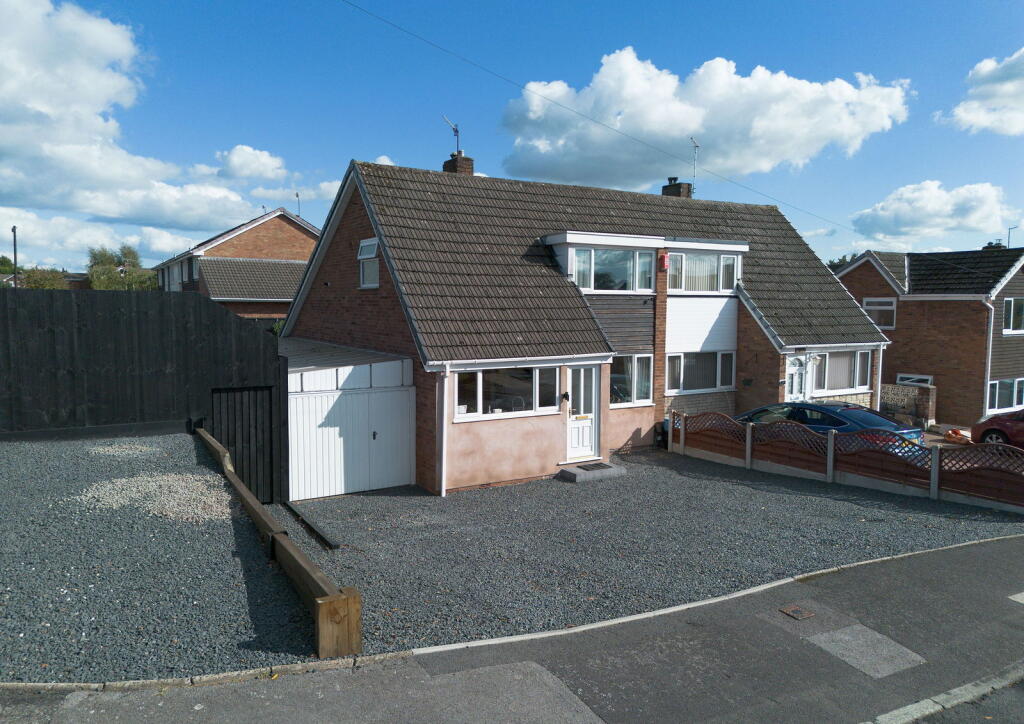 3 bedroom semi-detached house for sale in Mousehall Farm Road, Brierley ...