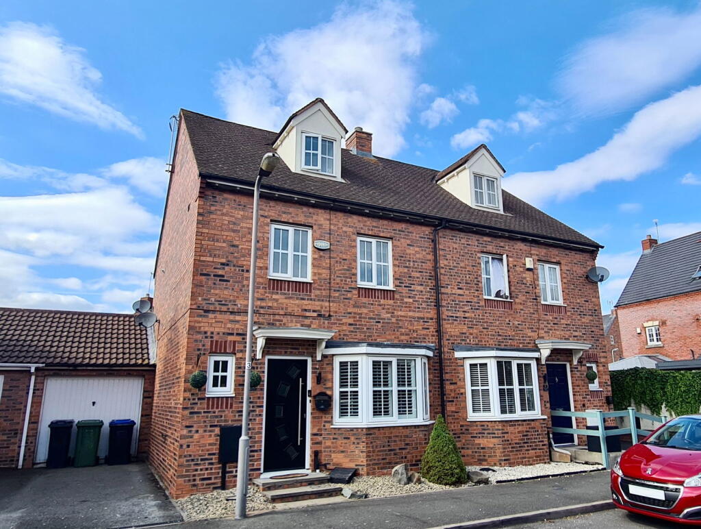 Main image of property: Leylands Way,Warwick,CV34 6DQ