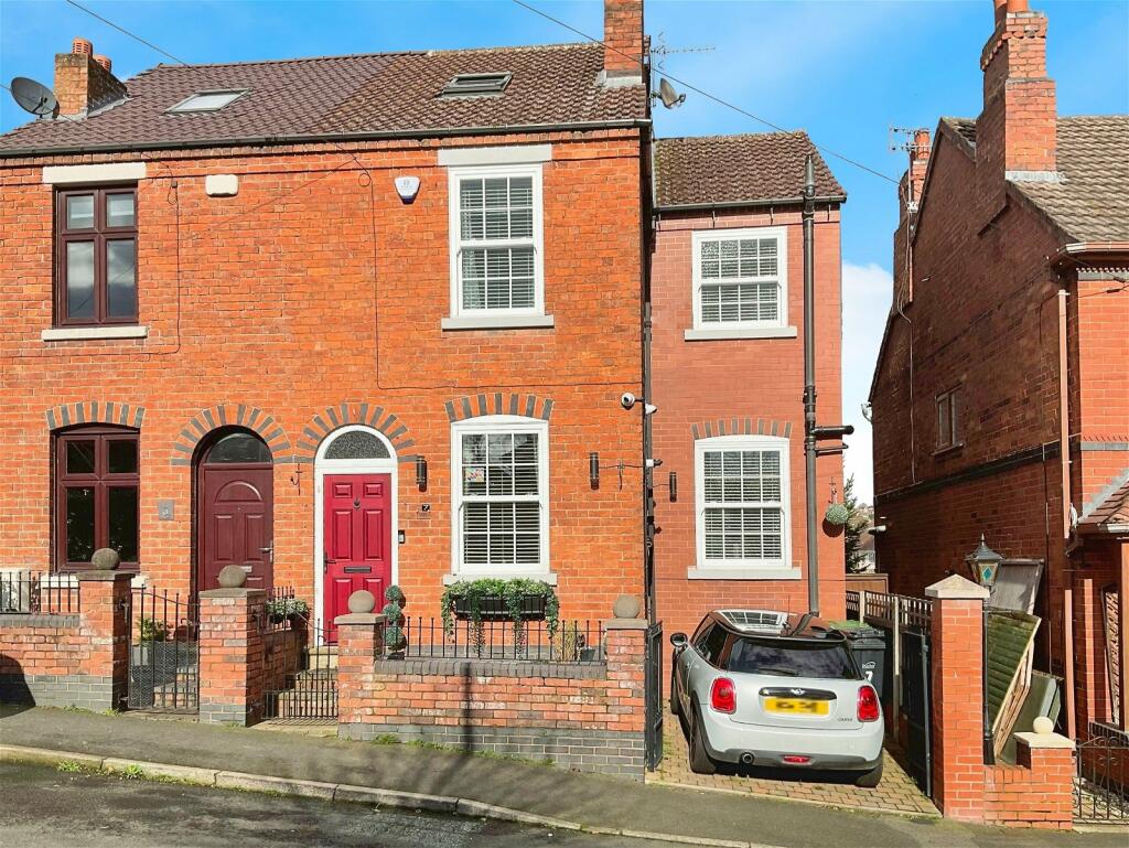 4 bedroom semidetached house for sale in Hope Street, Wordsley