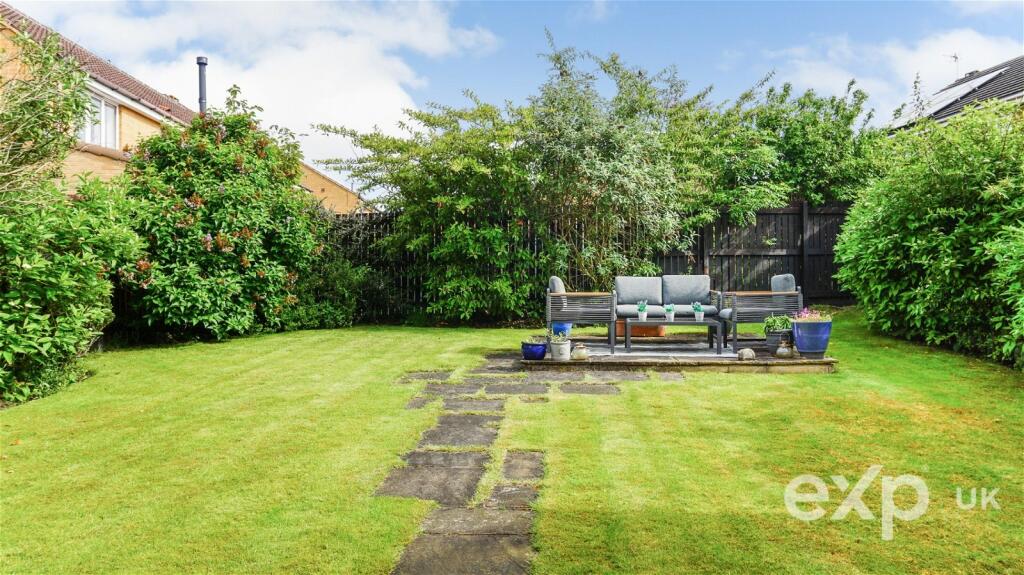 4 bedroom detached house for sale in Cavendish Avenue, Pontefract, WF8