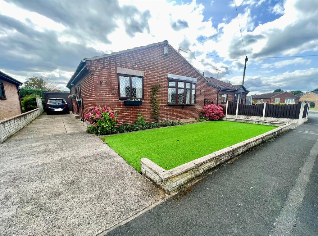 2 bedroom detached bungalow for sale in Lindrick Drive, Armthorpe