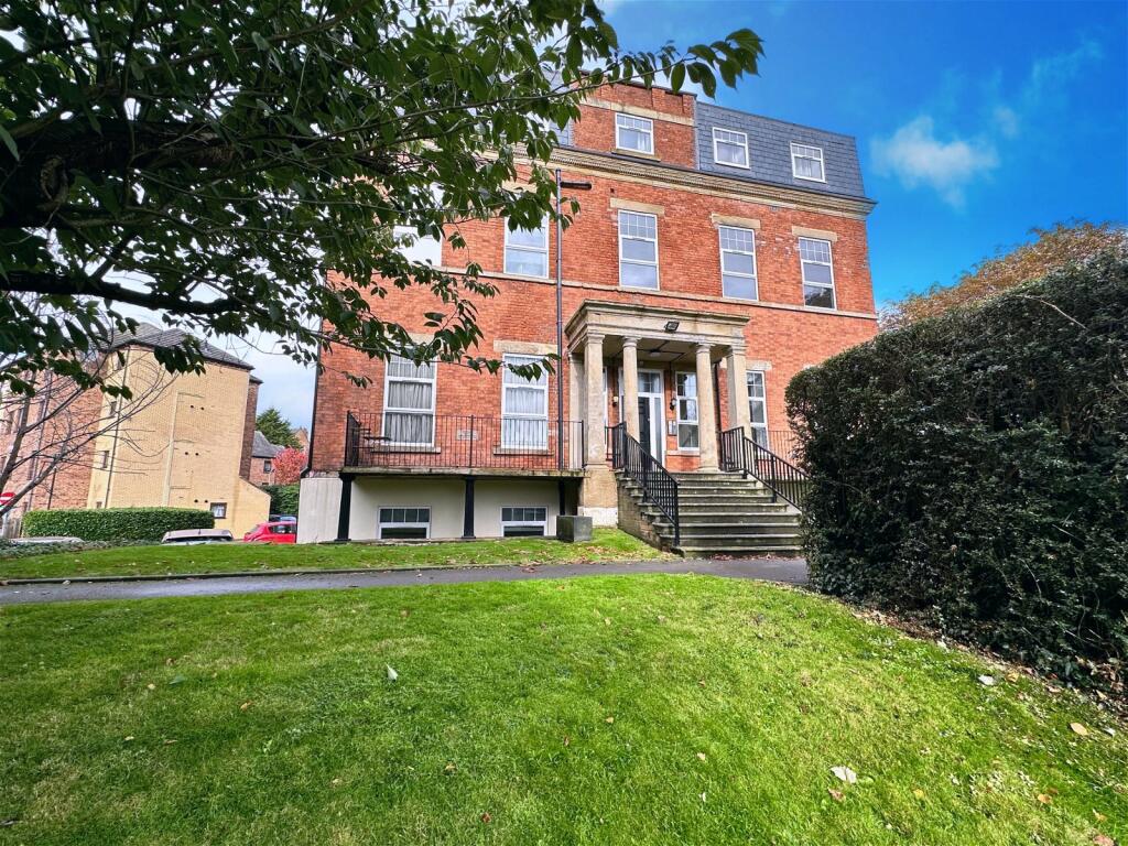 2 bedroom apartment for sale in 1 Manor House Woodlands Village