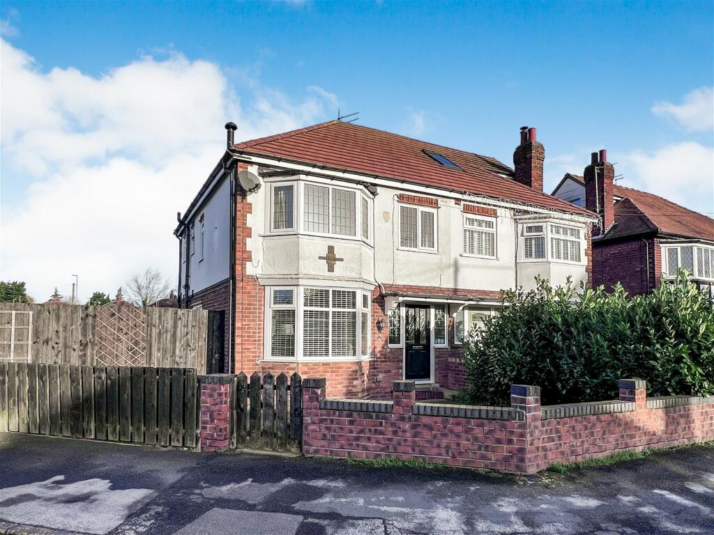 3 bedroom semidetached house for sale in Kingsway, Cottingham, East