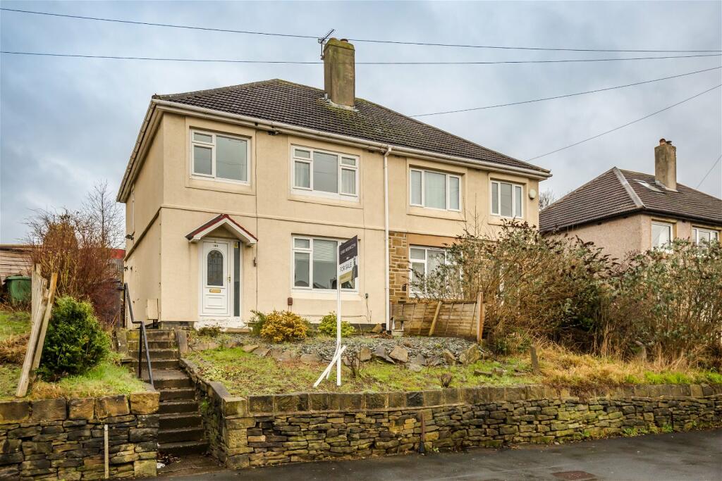 3 bedroom semidetached house for sale in Rawthorpe Lane, Huddersfield, HD5