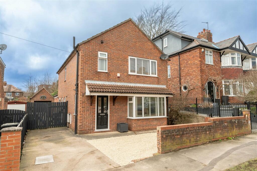 3 bedroom detached house for sale in Manor Drive North, York, YO26 5SD, YO26