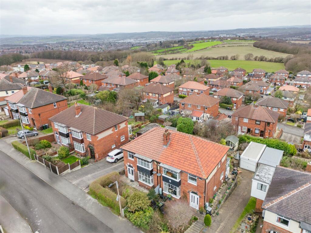 3 bedroom semidetached house for sale in The Brow, Brecks Rotherham