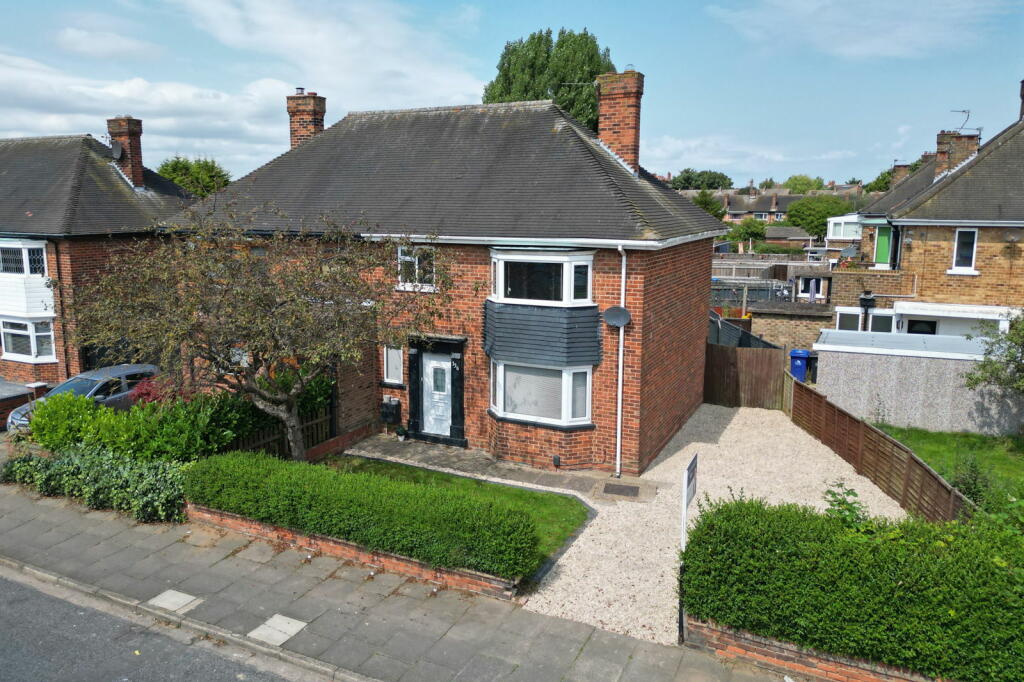 3 bedroom semidetached house for sale in Highgate, Cleethorpes, DN35
