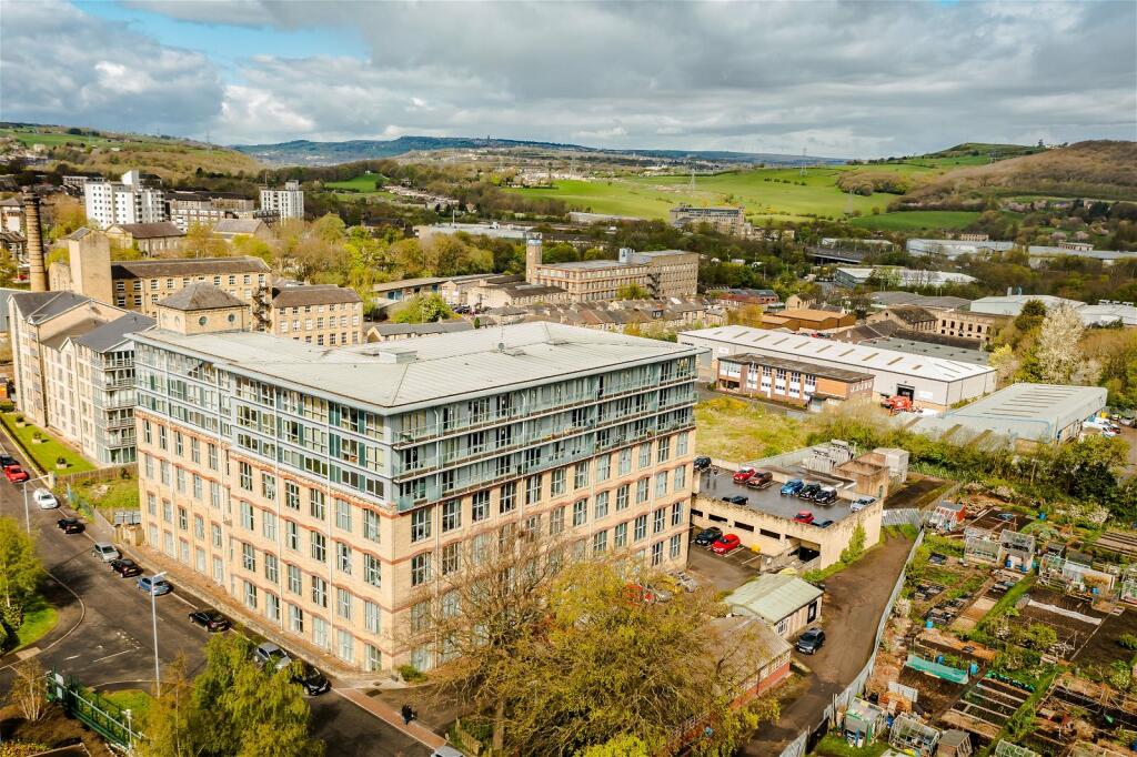 3 bedroom apartment for sale in Silk Mill, Elland, HX5